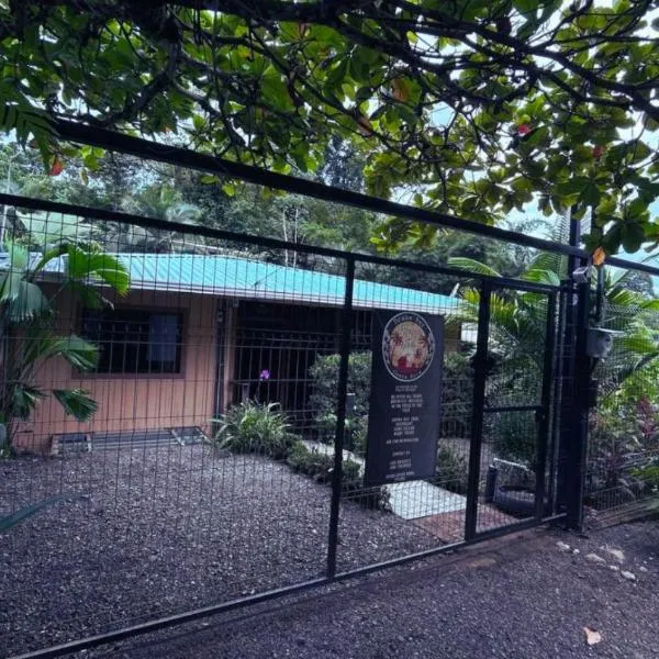 Casita happy feet and tours corcovado, Hotel in Drake