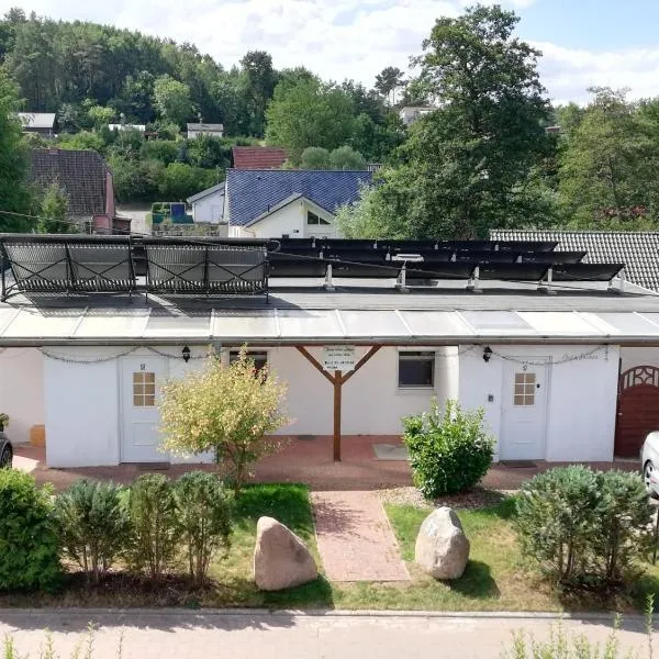 Ferienhaus in Zislow am Plauer See, Doppelbungalow, Hotel in Zislow
