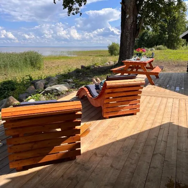 Suure-Kuuse kämpingud otse järve kaldal, hotell Valmas