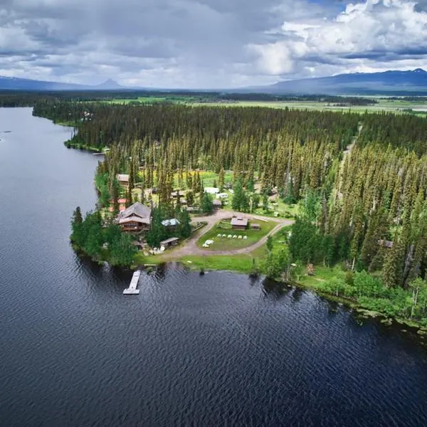 Escott Bay Resort, hotel in Anahim Lake