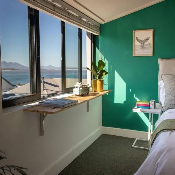 Ocean-View Studio Apartment, Hermanus Waterfront - Apt 8, hotel v destinaci Hermanus