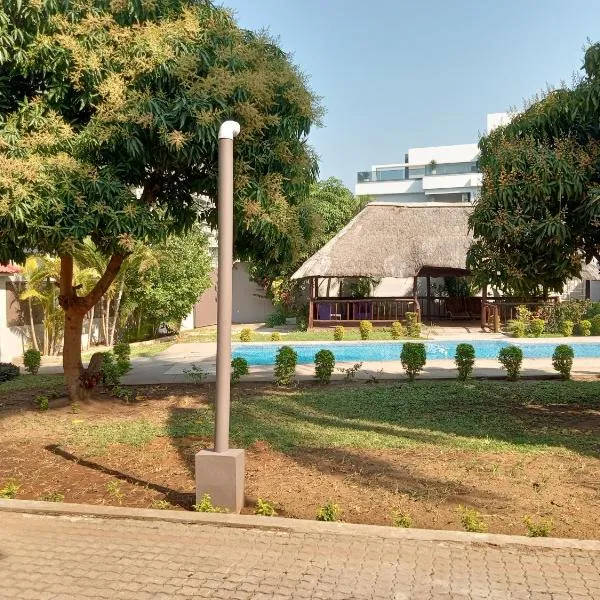 Sparkle Guest House - Self-Catering, Pool, Garden, hotel din Maputo