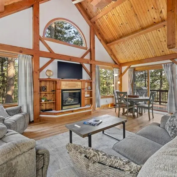 Whispering Pines Cabin, hotel in Rapid City