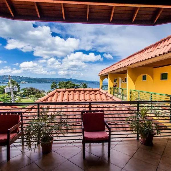 Altamont West Hotel, hotel em Montego Bay