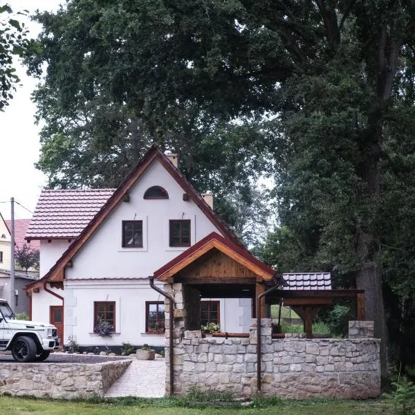 Ubytování pod Dubem, hotel in Broumov