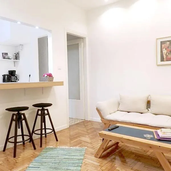 Athens Pangrati cute apt, 15 mins from metro, hotel v Aténách