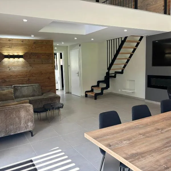 Le Grand Perce Neige & Jacuzzi à proximité de Gérardmer, hôtel à Rochesson