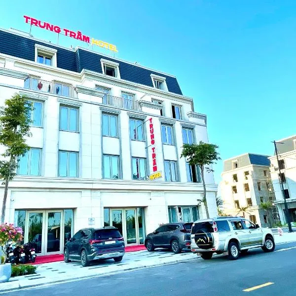 Khách sạn Trung Trầm, hotel en Ðồng Hới