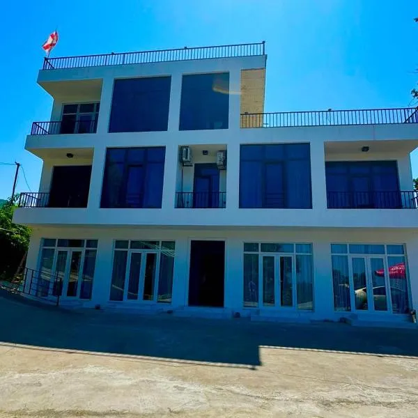 Veranda White House, ξενοδοχείο στο Μπατούμι