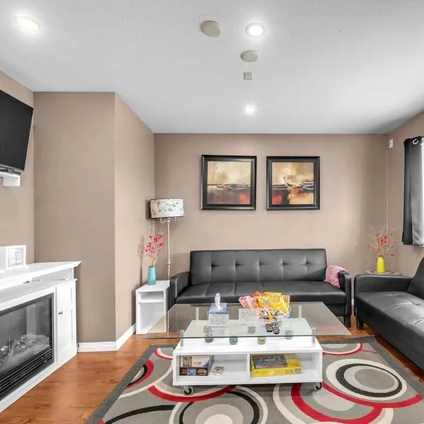 52-3 Bed Suite On Lake Central Ac By Airport, hotell i Calgary
