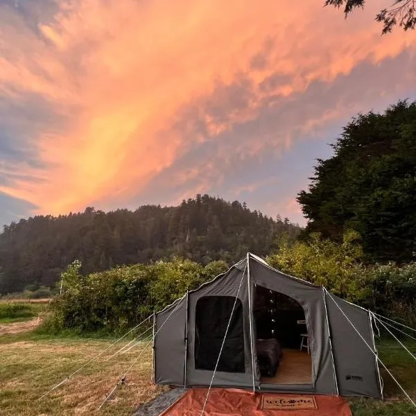Vista Glamping Tent, hotel a Klamath