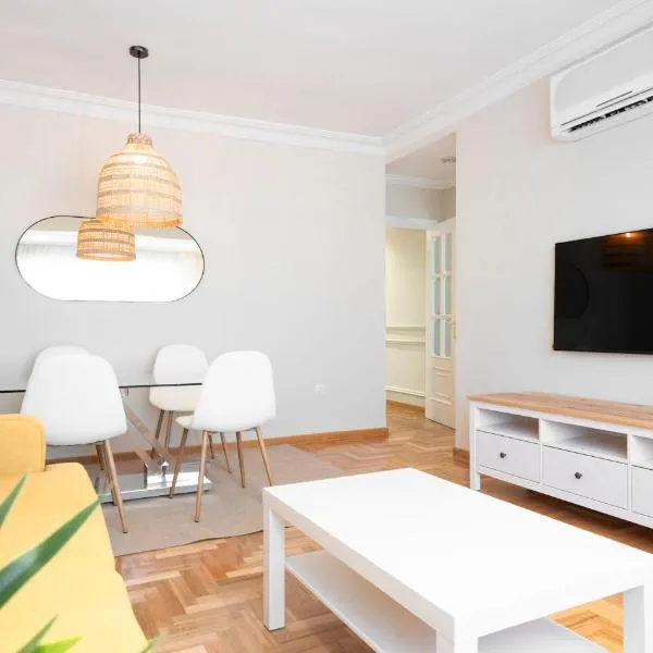 EnjoyGranada RECOGIDAS HOMES, hotel in Granada