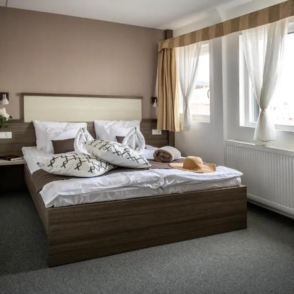 Tündérfátyol, Hotel in Abádszalók