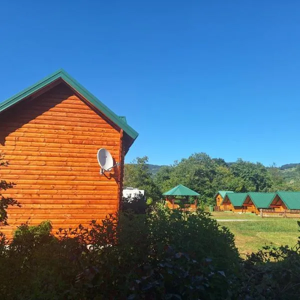 Konaci Očeva Zemlja Vikendica i Bungalovi, hotel v destinaci Mojkovac