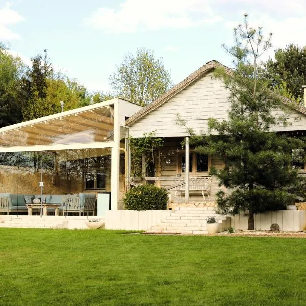 Przytulny domek nad jeziorem: Grójec Mały şehrinde bir otel