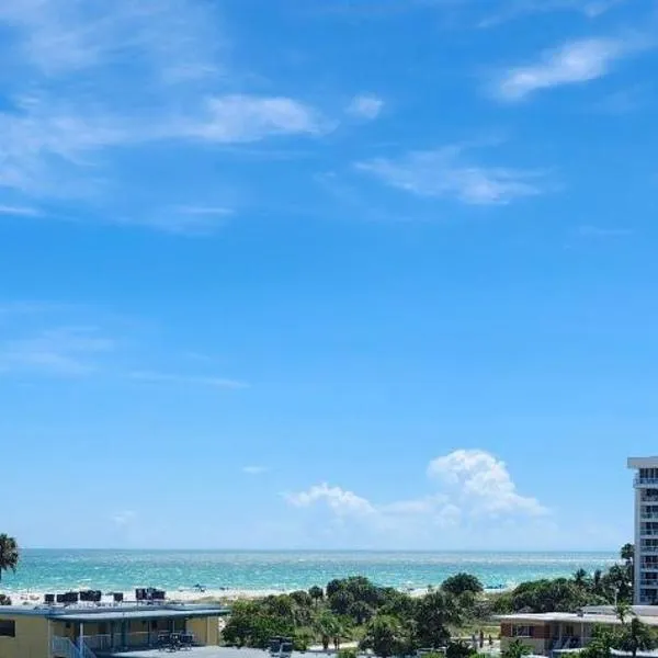 Sunset Sands from Oasis Getaways, hotel in St. Pete Beach