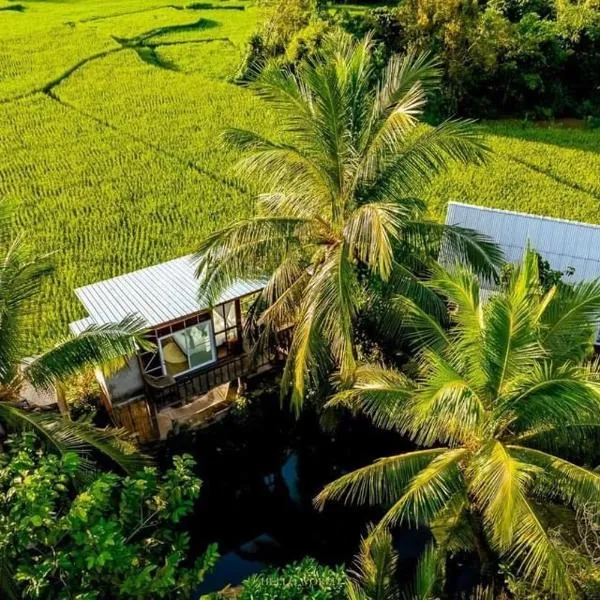 ต้งโฮมสเตย์ กลางทุ่งนา Local Homestay and View, hôtel à Nan