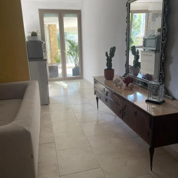 Hèle l'angolo di Elena, hotel a Bari