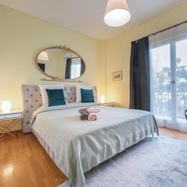 Magnificent Bnb Athens Voula, hotel v Aténách