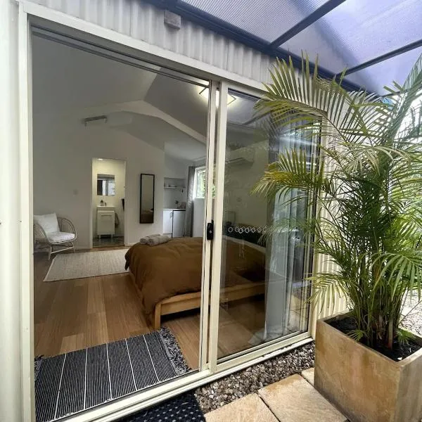 Beachside Bedstay، فندق في إميرالد بيتش