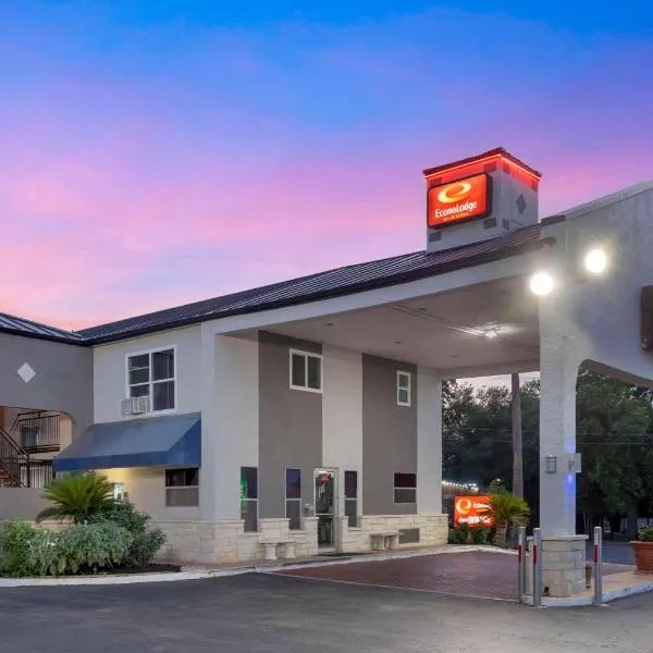 Econo Lodge Inn & Suites Near Lackland AFB, hotel in San Antonio