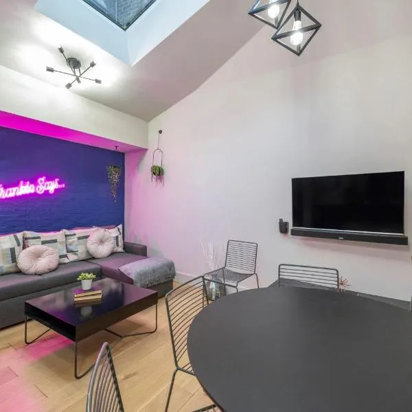 The Insta Playhouse - Covent Garden - by Frankie Says, hotel in London