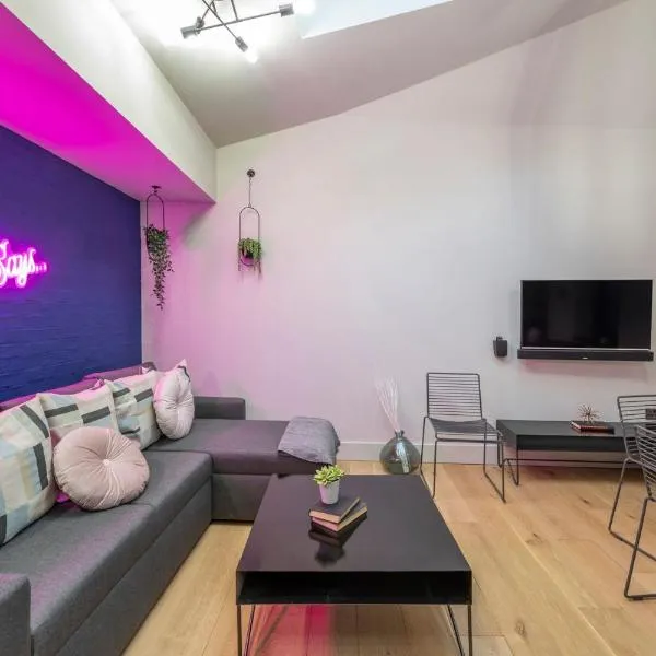 The Insta Playhouse - Covent Garden - by Frankie Says, hotel in London