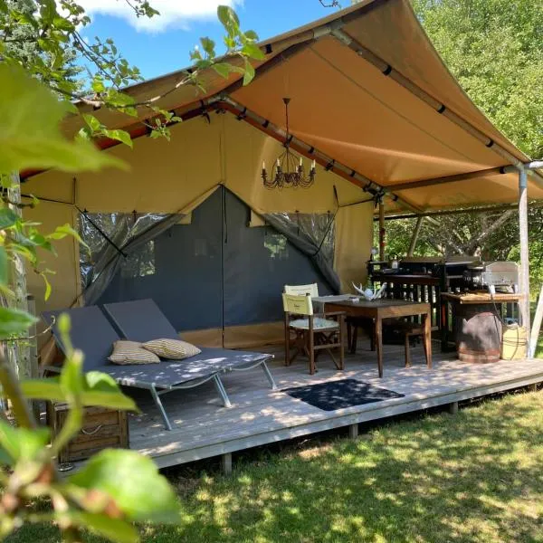 GIFFORD Island Getaway - Just You and Nature, hotel in Mahone Bay