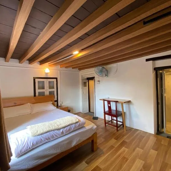 90's Ghar, hotel in Pātan
