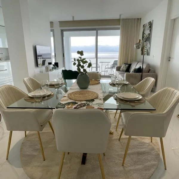 Suites Avenue Azores, hotel in Horta