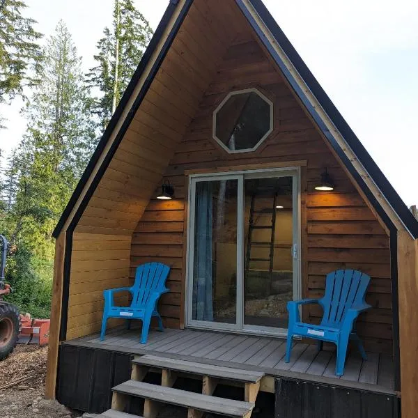 Tree Ring Cabin on 33 Acres, hotel a Powell River