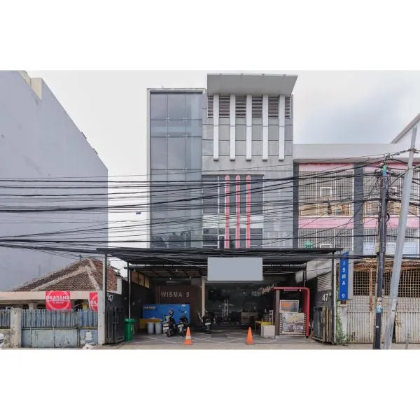 RedDoorz Plus near Grand Indonesia Jakarta，位于雅加达的酒店
