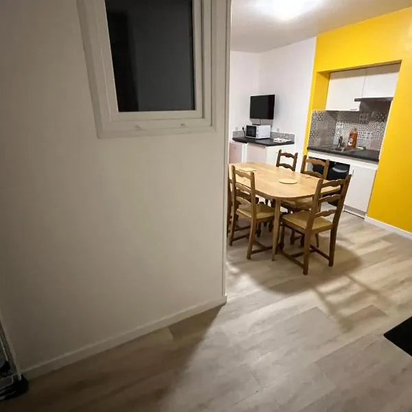 Les gîtes de Mazélise, hotel v destinaci Mazerolles