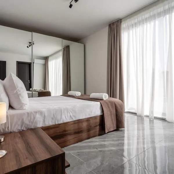 Bright and Spacious 2 Bedroom Penthouse, hotel in Is-Swieqi