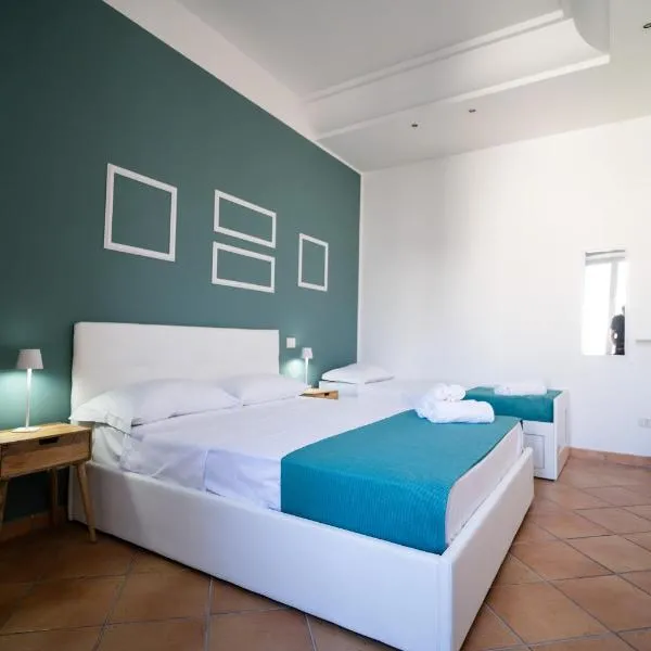 Morant Guest Room, hotel v Neapole