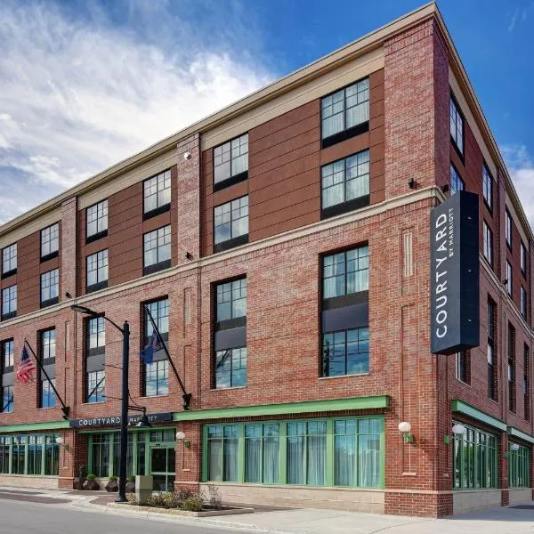 Courtyard by Marriott Manhattan Aggieville, hotel in Manhattan