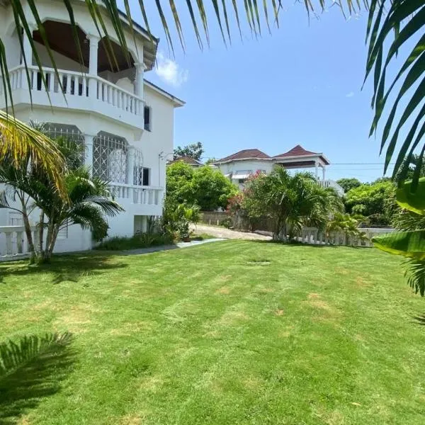 The Retreat, hotel en Lyssons