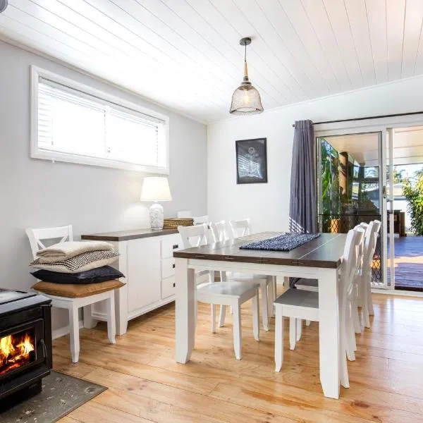 The Anchor - Pet Friendly - 5 Mins Walk to Beach - EV Charging, Hotel in Callala Beach