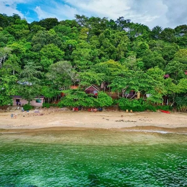 Kohjum Seafront Resort, hotel in Ko Jum