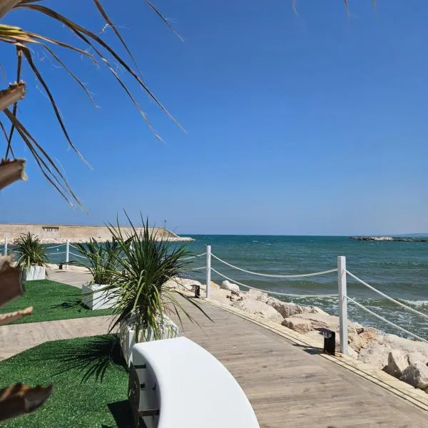 DADA Suites and Sea, отель в городе Сан-Сальво