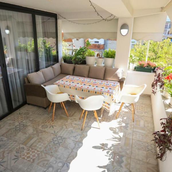 Colorful Oasis with Sunny Balcony, Tirana