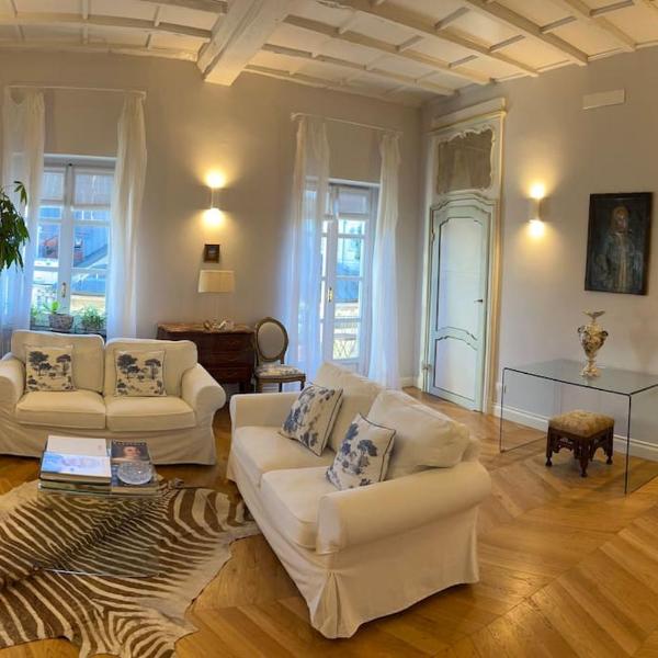 Appartamento Parigino a Torino, Turin