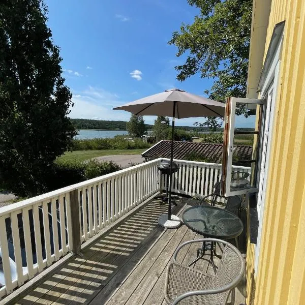 Cosy little house with sea view and great location, ξενοδοχείο σε Trosa