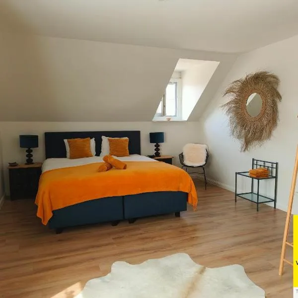 Maison de Marcel Big house near centre free parking, hotel en Brujas