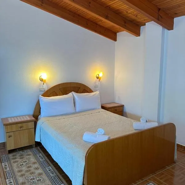 Ari's cozy rooms, Llogara, hotel in Shalë