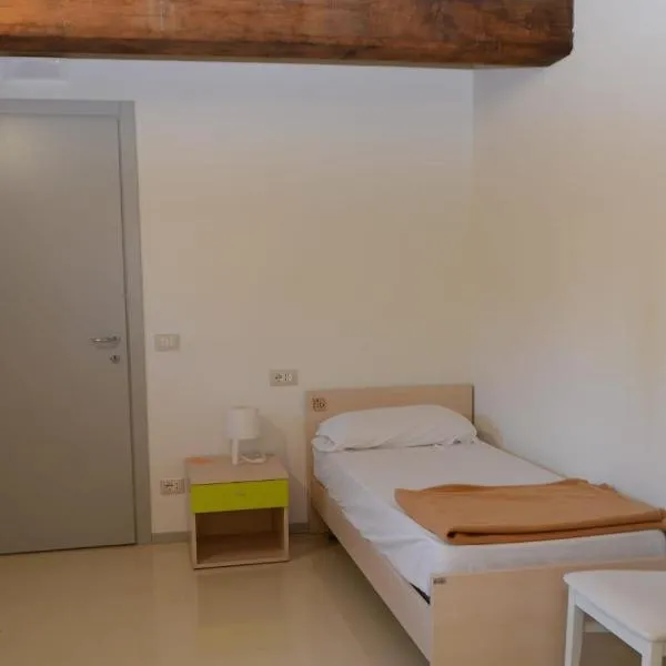 Ostello Cartiera La Buca, hotel in Colle Val D'Elsa