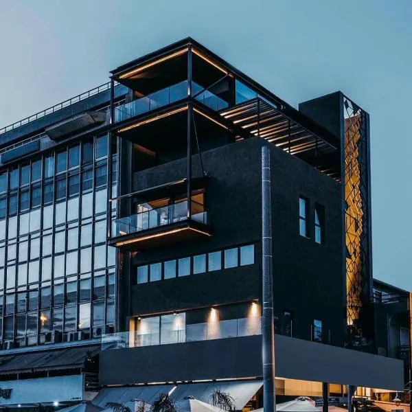 Earth Boutique Apartments next to Stavros Niarchos, hotel in Athens