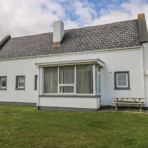 No 5 Beach Cottages, Hotel in Keel