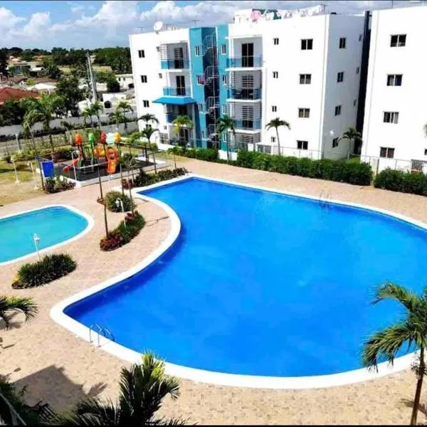 Harmony II , 5 Min to Airport, Pool View Balcony, hotel en Santiago de los Caballeros