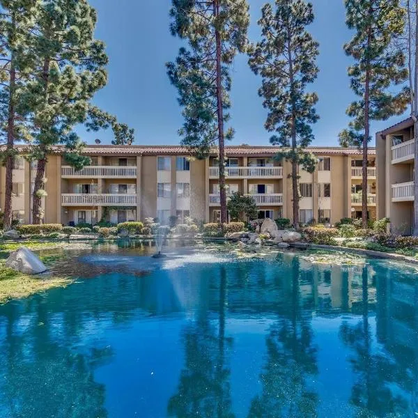 Pacific Beach Resort Condo - Walk to the Beach, Hotel in San Diego